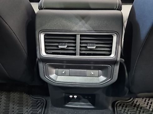 New 2026 Volkswagen Atlas Cross Sport SEL R-Line AWD/4WD image 18
