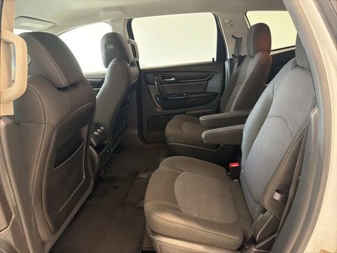 Used 2017 Chevrolet Traverse LT image 15