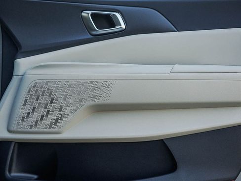 New 2026 Kia Carnival EX image 10