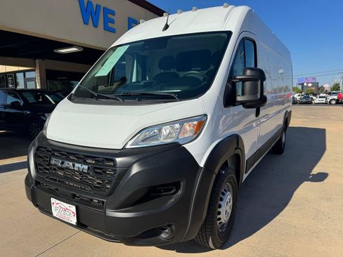 Used 2025 RAM ProMaster 3500 FWD image 3
