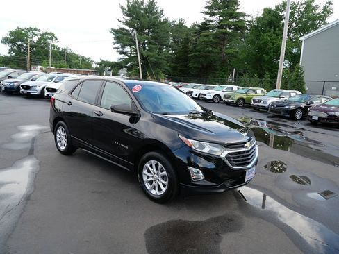 Used 2019 Chevrolet Equinox LS AWD/4WD image 2