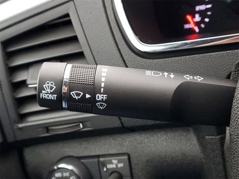 Used 2011 Chevrolet Traverse LT w/ Personal Connectivity Package image 19