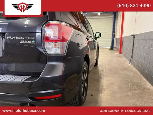 Used 2017 Subaru Forester 2.5i Limited image 16