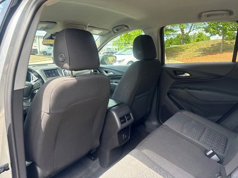 Used 2024 Chevrolet Equinox LT FWD image 34
