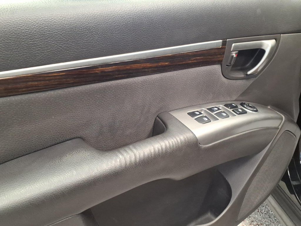 Used 2010 Hyundai Santa Fe AWD SE image 8