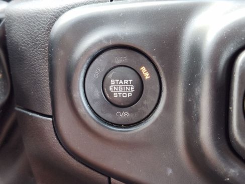 Used 2023 Jeep Wrangler Unlimited w/ Sun & Screen Package AWD/4WD image 31