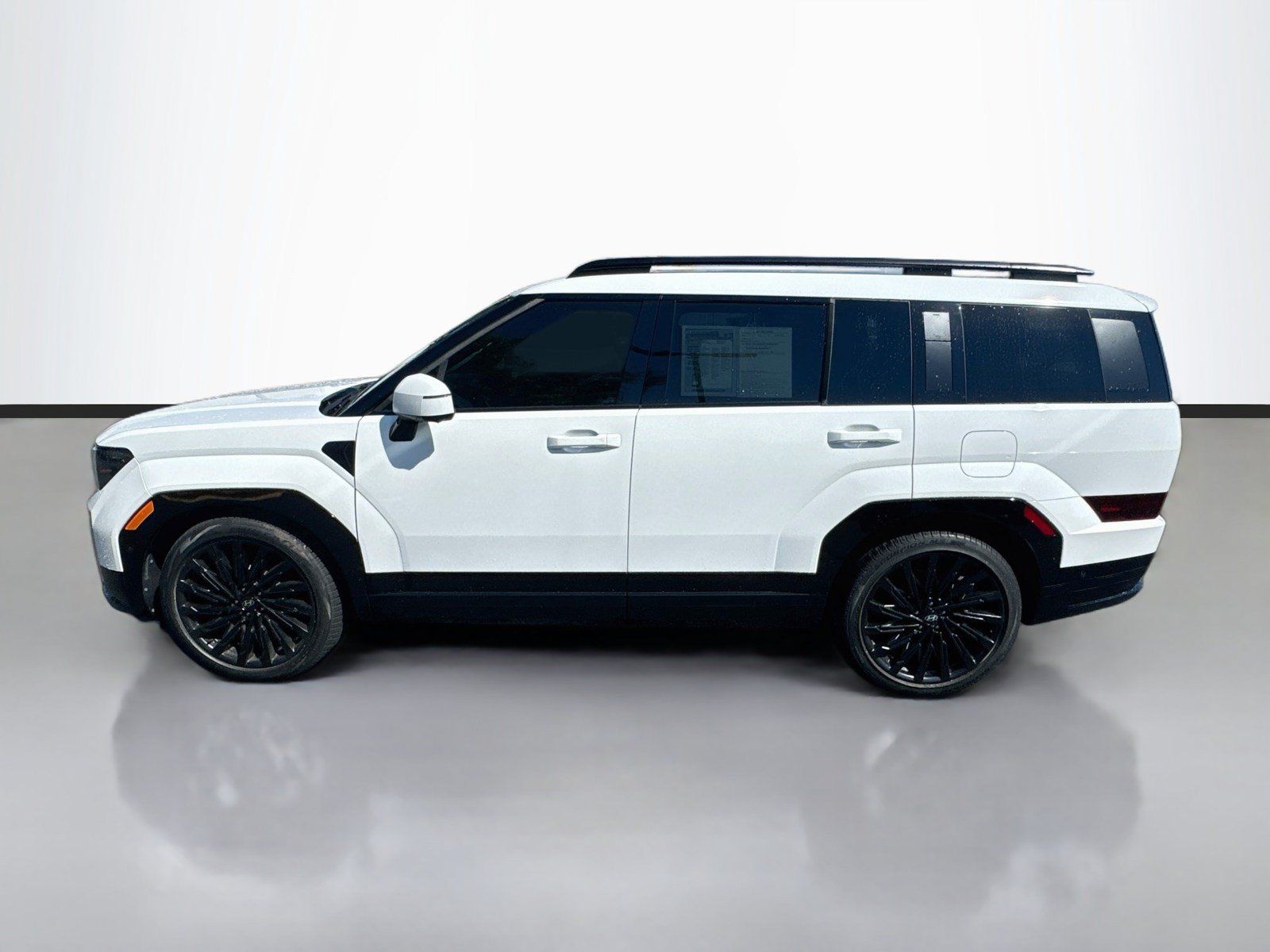 Used 2024 Hyundai Santa Fe Calligraphy FWD image 4