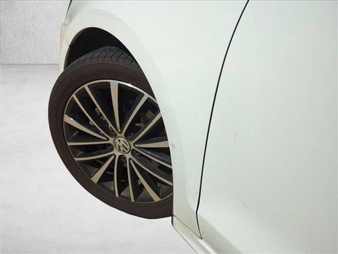 Used 2017 Volkswagen Jetta Sport FWD image 10
