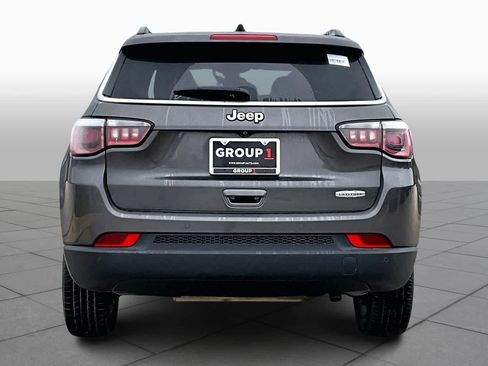 Used 2018 Jeep Compass Latitude w/ Popular Equipment Group image 4