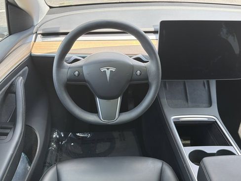 Used 2023 Tesla Model Y Performance AWD/4WD image 15