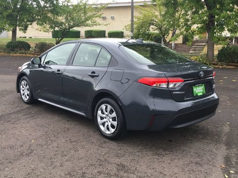 Used 2023 Toyota Corolla LE FWD image 4