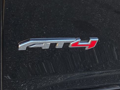 Used 2023 GMC Yukon AT4 image 31