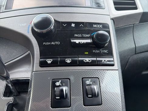 Used 2014 Toyota Venza XLE image 18