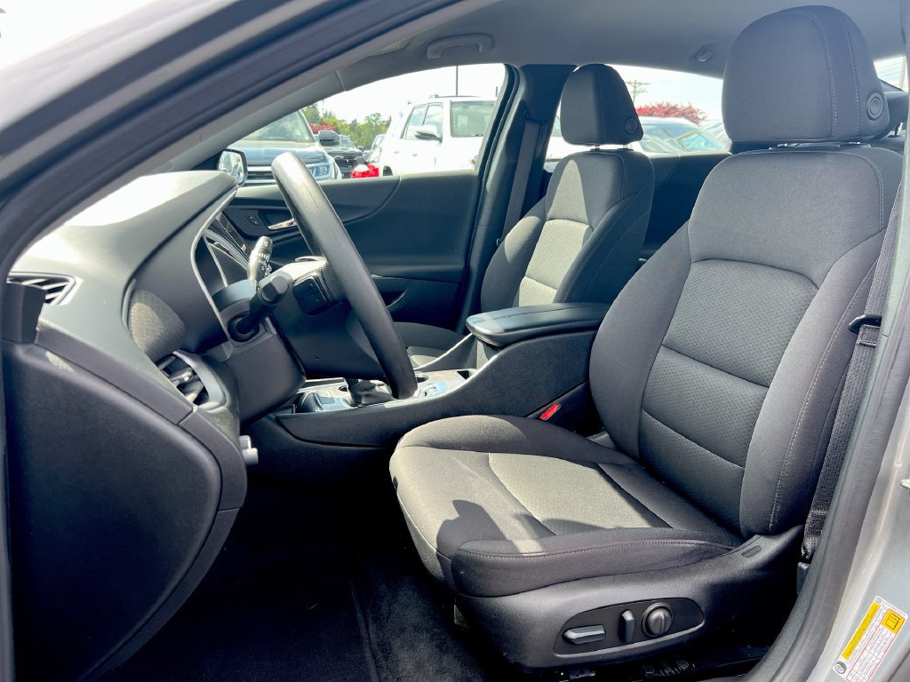 Used 2024 Chevrolet Malibu LT FWD image 17