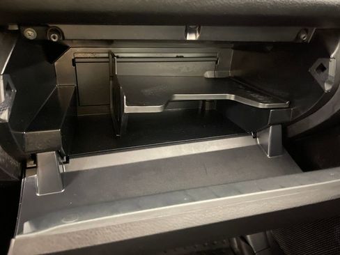 Used 2017 Toyota Tacoma SR w/ SR Convenience Package image 25