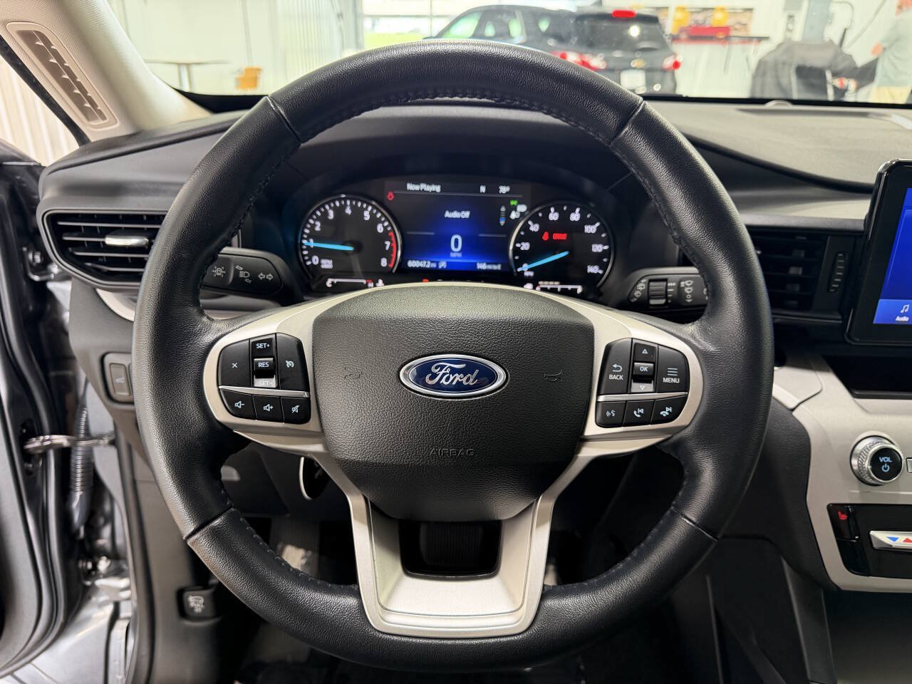 Used 2023 Ford Explorer XLT AWD/4WD image 14