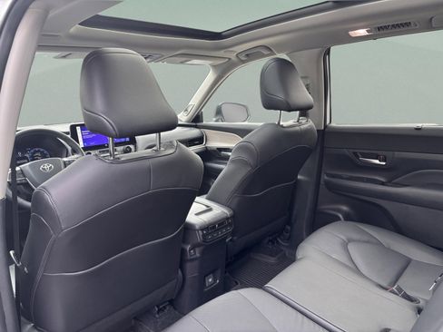 Used 2024 Toyota Grand Highlander XLE image 23