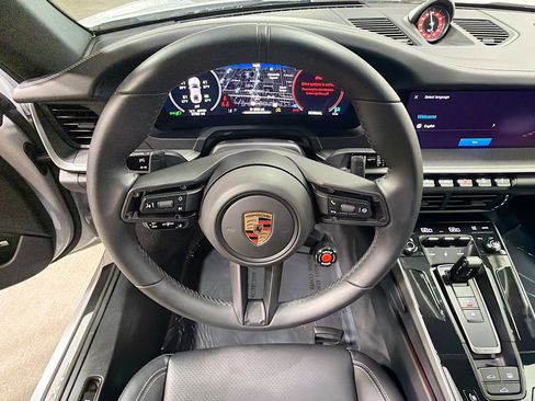 Used 2025 Porsche 911 Carrera image 35