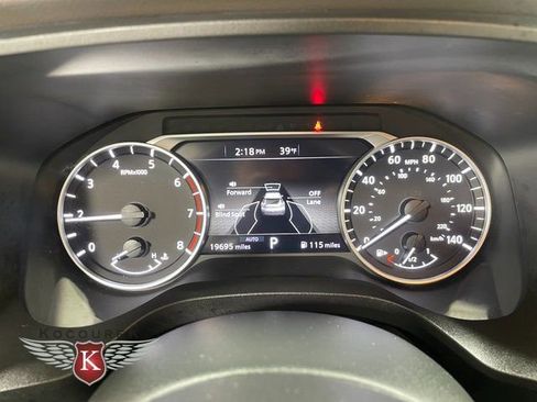 Used 2023 Nissan Rogue SV image 16