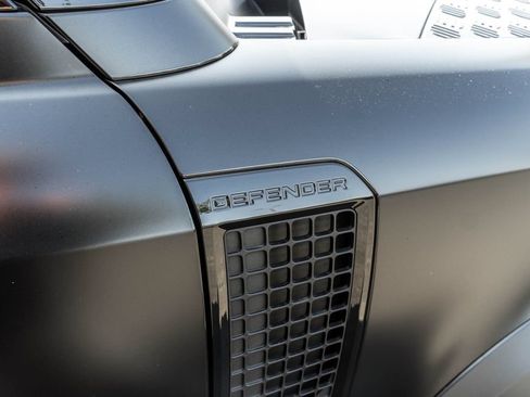 Used 2023 Land Rover Defender 90 X-Dynamic SE AWD/4WD image 4