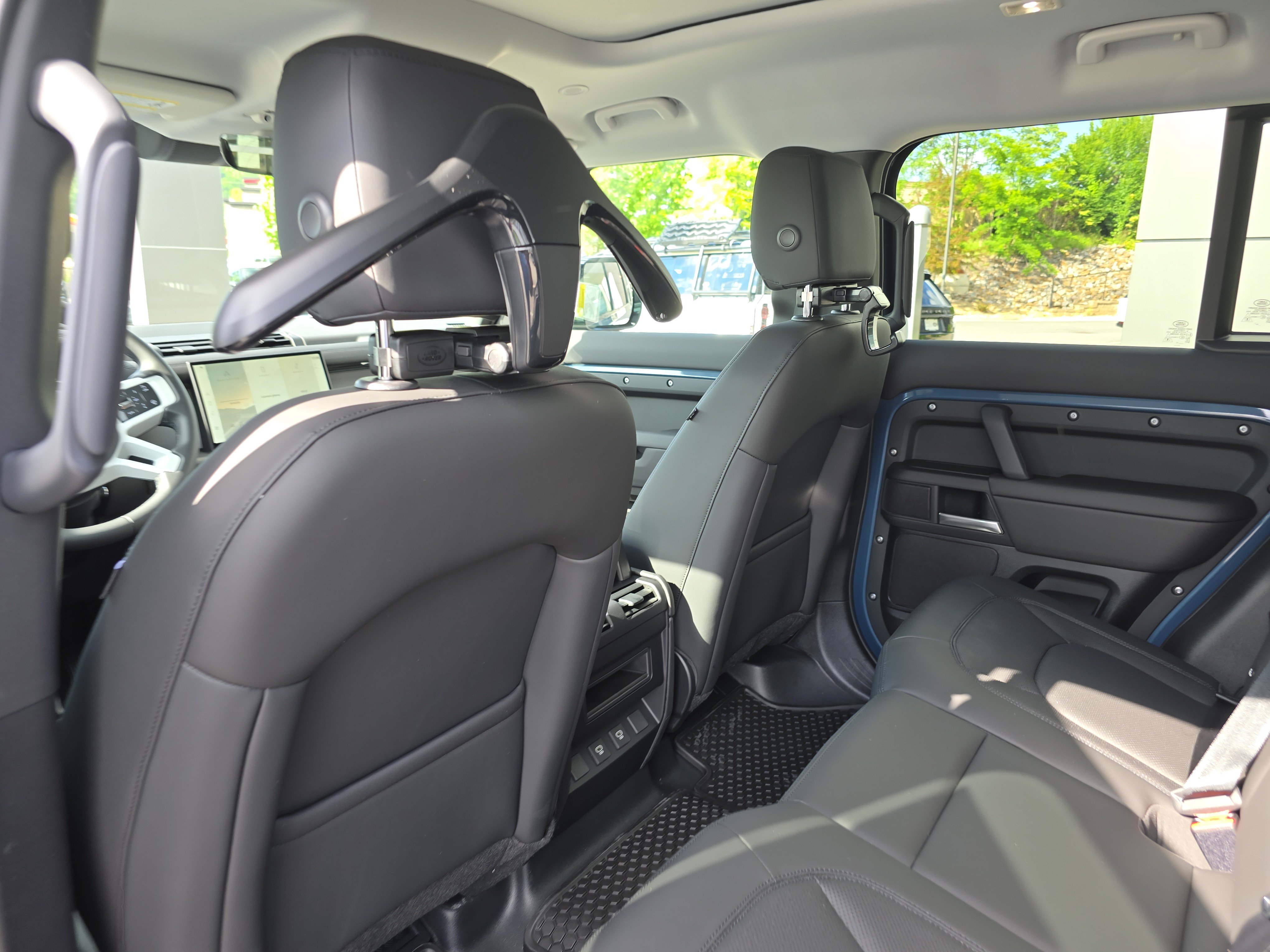 Used 2025 Land Rover Defender 110 S AWD/4WD image 17
