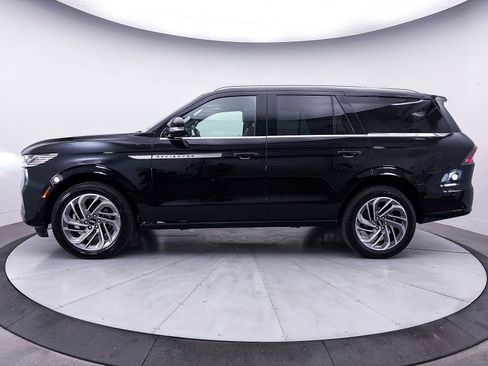 Used 2025 Lincoln Navigator Reserve AWD/4WD image 48