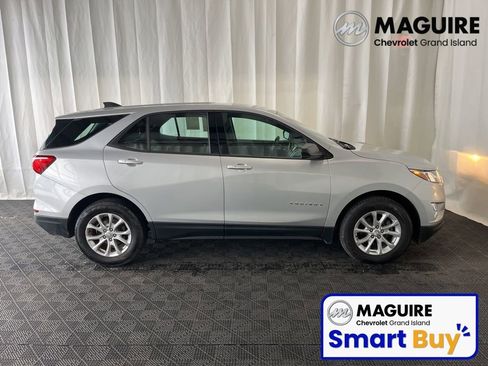 Used 2019 Chevrolet Equinox LS image 3