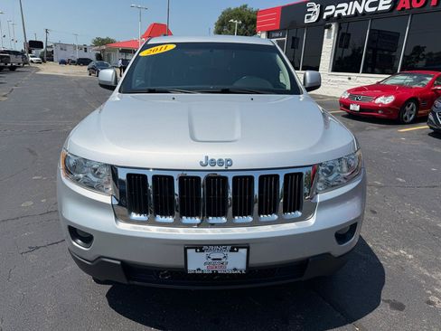 Used 2011 Jeep Grand Cherokee Laredo AWD/4WD image 2