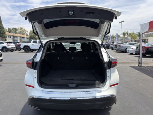 Used 2021 Nissan Murano SV FWD image 14