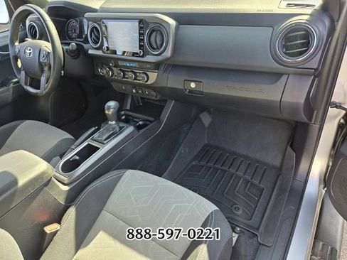 Used 2022 Toyota Tacoma TRD Off-Road AWD/4WD image 20