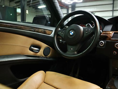 Used 2010 BMW 535i Sedan image 40