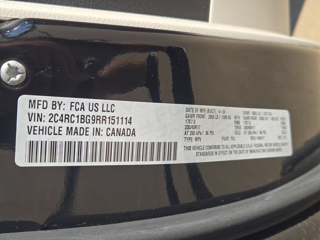 Used 2024 Chrysler Pacifica Touring-L FWD image 34