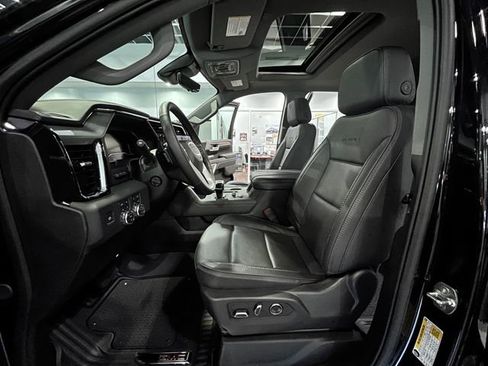 Used 2025 GMC Sierra 1500 Denali w/ Denali Reserve Package AWD/4WD image 12