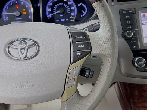 Used 2011 Toyota Avalon Limited FWD image 20