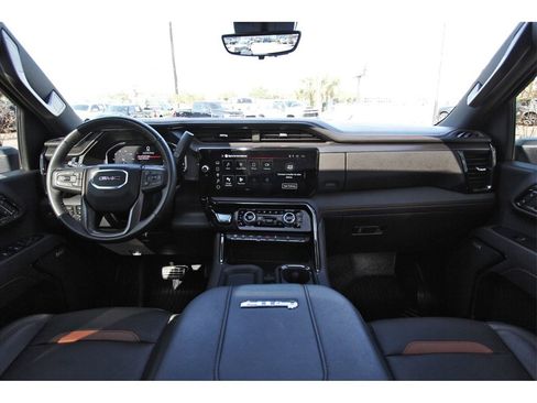 Used 2025 GMC Sierra 2500 AT4 w/ AT4 Premium Plus Package image 7