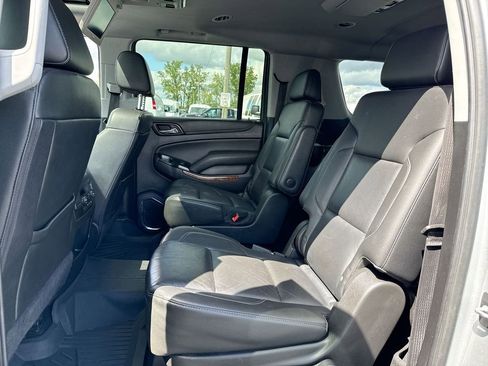 Used 2020 Chevrolet Suburban Premier AWD/4WD image 23