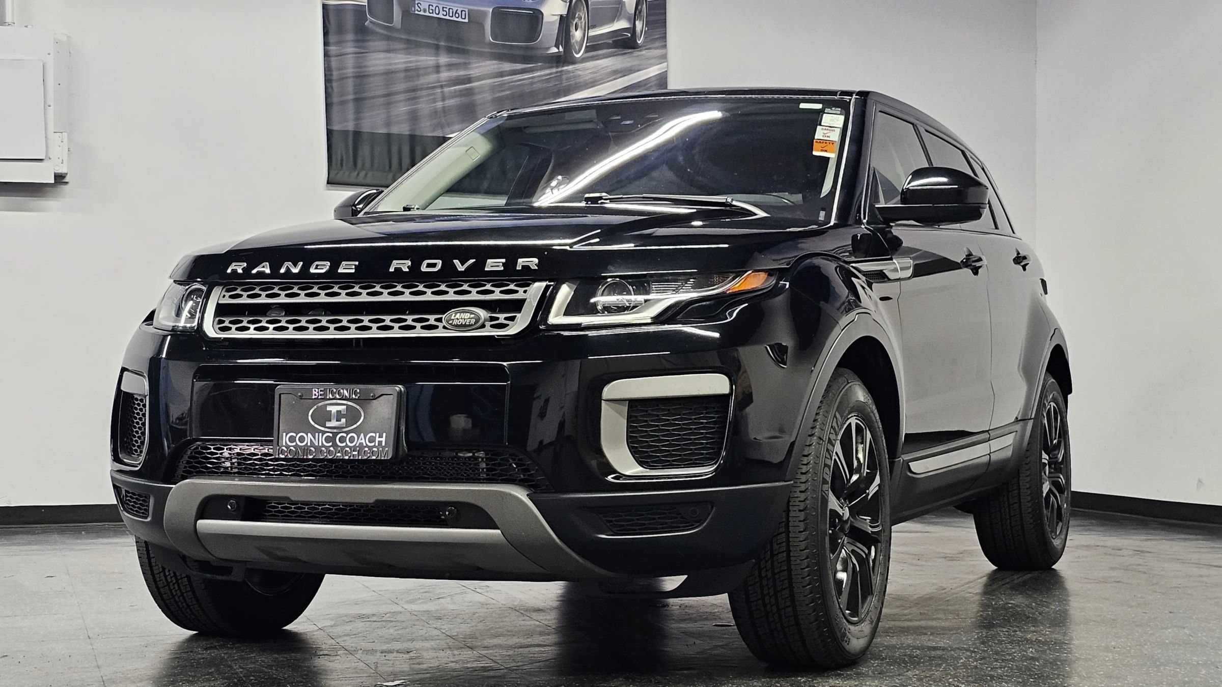 Used 2017 Land Rover Range Rover Evoque SE AWD/4WD image 6