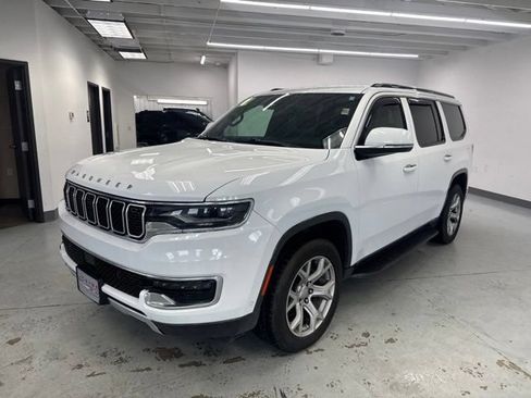 Used 2022 Jeep Wagoneer Series II AWD/4WD image 6