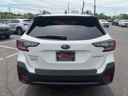 Used 2022 Subaru Outback Premium AWD/4WD image 6
