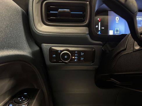 Used 2025 Ford Maverick Lobo image 33