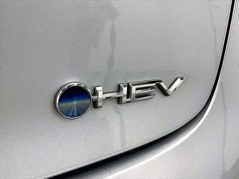 Used 2024 Toyota Prius LE image 8