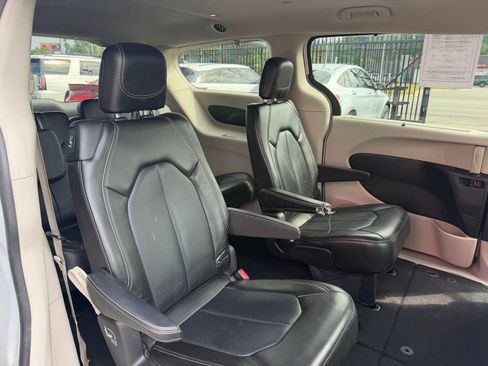 Used 2021 Chrysler Voyager Lxi FWD image 23