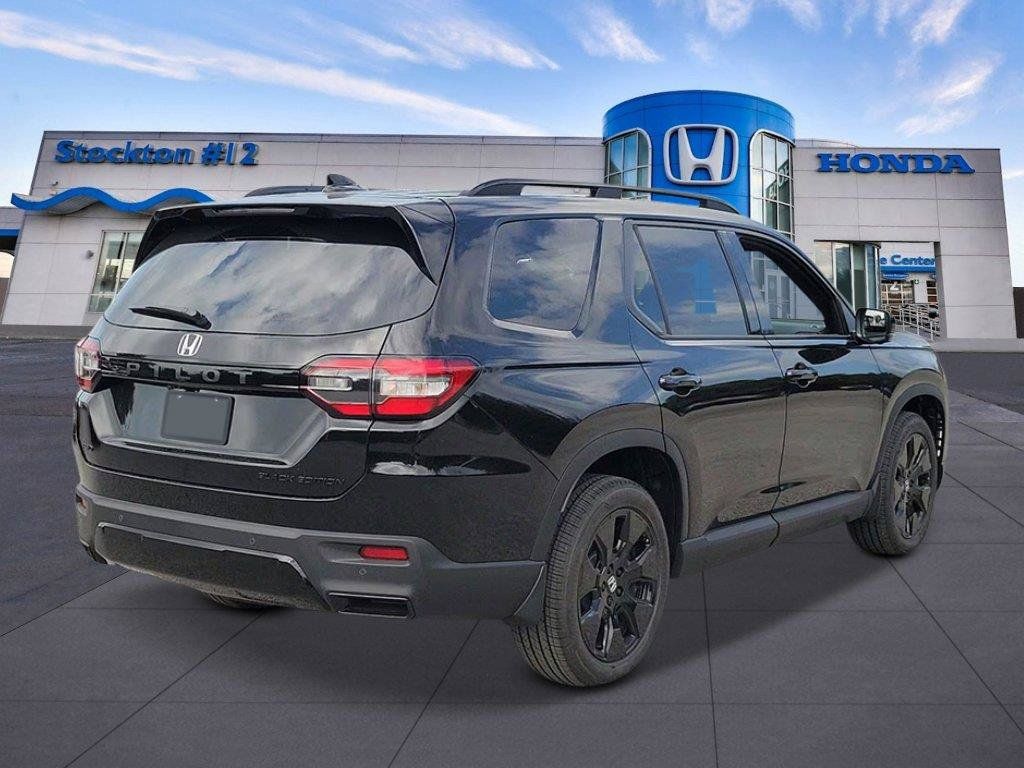 New 2026 Honda Pilot Black Edition image 5
