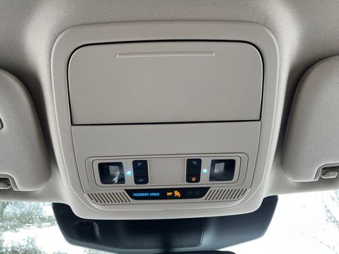 Used 2023 Ford Explorer Platinum w/ Technology Package image 31