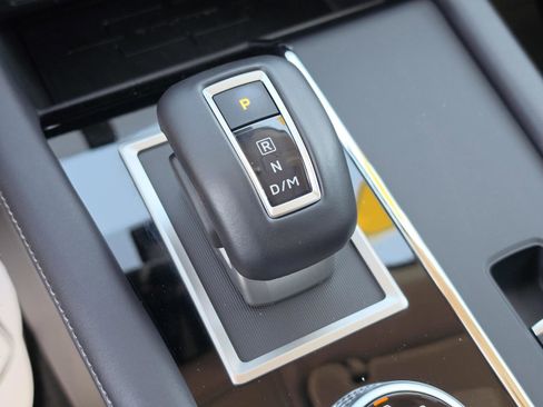 Used 2024 Mitsubishi Outlander FWD image 29