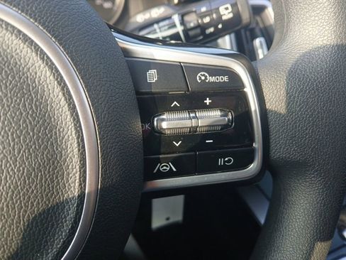 Used 2022 Kia Sorento LX image 23