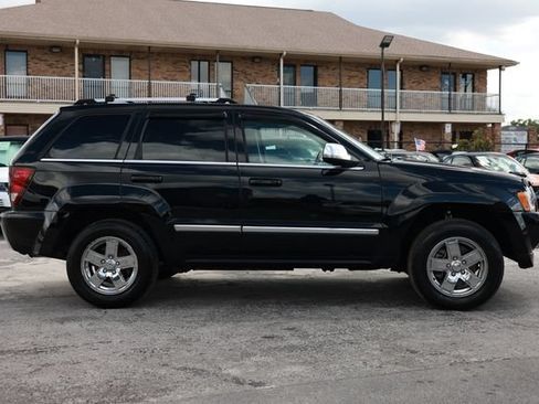 Used 2006 Jeep Grand Cherokee Overland w/ Skid Plate Group AWD/4WD image 16
