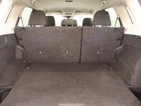 Used 2023 Nissan Rogue S image 26