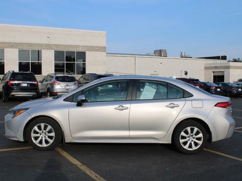Used 2023 Toyota Corolla LE w/ Carpet Mat Package (TMS) FWD image 7