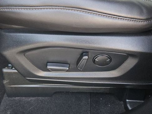 Used 2024 Ford Explorer XLT w/ Equipment Group 202A RWD image 33